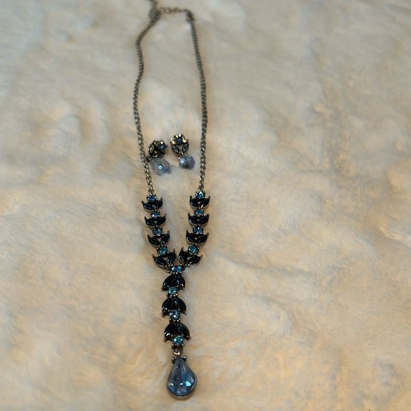Source Unknown Jewelry - Blue Antique Necklace & Earring Set